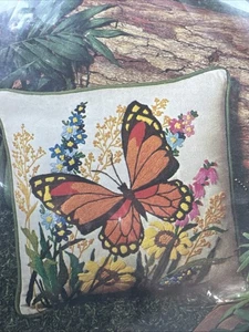 Vtg Sew Simple Monarch Butterfly Garden Floral Crewel Embroidery Pillow Kit NEW - Picture 1 of 5