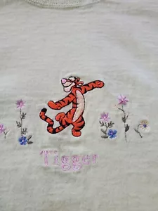 Vintage POOH Women embroidered TIGGER in flowers XL T Shirt lt. florescent green - Picture 1 of 3