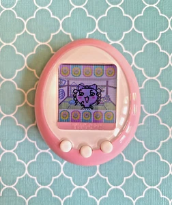 Tamagotchi Plus Color Pink - tmgc Bandai 2008 (US) - Picture 1 of 13