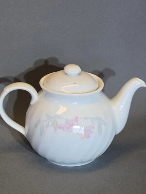 Tetera Pink Trio (Corelle) con tapa, de Corning Foto 1 de 4