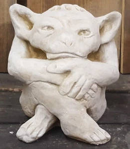 Big Squatting Gargoyle Antique Sandstone Statue - Picture 1 of 2