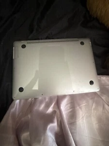 Apple MacBook Air A1237 13.3" Laptop (January, 2008) - Customized - Picture 1 of 7