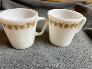 Set Of Two Pyrex Butterfly Gold Coffee Cups Mugs 1410 Milk Glass Corning - Picture 1 of 8