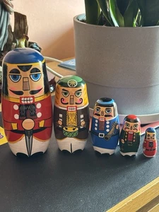 1 Set of 5 Matryoshka Nutcracker Nesting Plaything Hand Painted Nesting Dolls - Picture 1 of 3