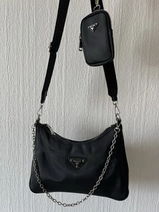 Bolso de mujer PRADA reedición 2005 nailon negro bolso de mano - Imagen 1 de 7