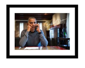 Barack Obama 5x7 photo print Signed on phone US president  - Picture 1 of 2