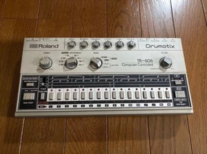 Roland TR-606 Drum Machine Vintage Analog Synthesizer selten Sammlerstück funktionstüchtig - Bild 1 von 7
