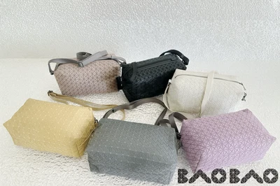 Bolso bandolera/hombro cuadrado pequeño BAO BAO ISSEY MIYAKE Foto 1 de 4