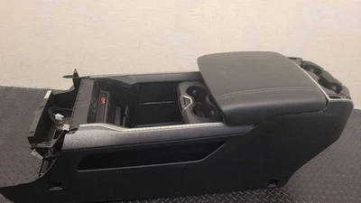 Dodge Ram 1500 2019-2023 nuevo estilo piso delantero consola central Foto 1 de 3