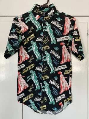 UNIVERSAL MONSTERS CAKEWORTHY BUTTON SHIRT BRIDE FRANKENSTEIN ALL OVER HORROR S Foto 1 de 4