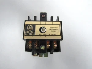 RELÈ INDUSTRIALE GENERAL ELECTRIC 600V CR1208 040** - Foto 1 di 7