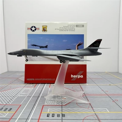 Herpa Wings 1/200 US Air Force B-1B Bomber static Diecast Model 572903 with Base - Image 1 of 4