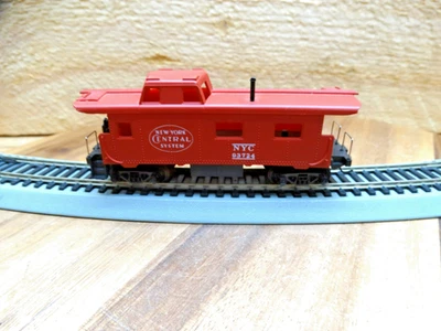 TYCO HO Scale 34' Weighted New York Central 93724 Cupula Caboose - Image 1 of 4