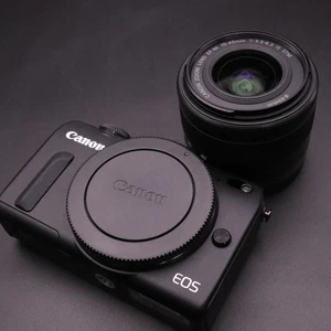 Canon EOS M2 + EF-M 15-45mm IS STM Objektiv - Near Mint - getestet - schneller Versand von Jp - Bild 1 von 20