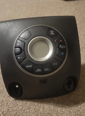 Nissan Cube 2009-14 climatizador aire acondicionado calefacción unidad de control de temperatura bisel OEM 09 Foto 1 de 3