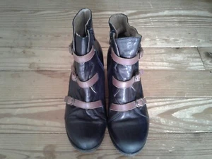 WOMANS PRE-OWNED, ERIC MICHEAL, BLACK/BROWN ANKLE BOOTS, MADE IN SPAIN, SIZE 38 - Picture 1 of 4