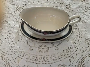 NORITAKE ETIENNE Ivory China Gravy Boat & Under-plate 7260 - Picture 1 of 5