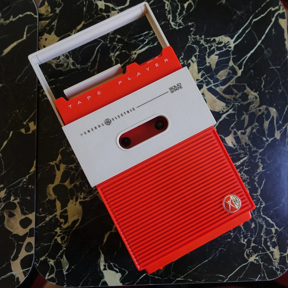 RARO De Colección 1967 GE G3700 Era Espacial Mod NARANJA Reproductor de Cinta de Cassette Audio Portátil Foto 1 de 4