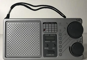 LIFELONG AM/FM RADIO WITH LCD ALARM CLOCK ~ Model 845 Vintage - Picture 1 of 4