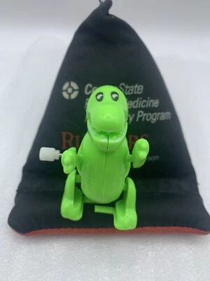 Juguete dinosaurio Spritz Wind-Up Walking verde T-Rex 2’ R1 Foto 1 de 4