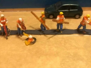 Juego pintado de trabajadores de carretera o construcción a escala 1/87 - Imagen 1 de 12