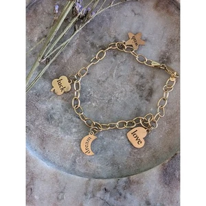 Preowned Aurafin 10k Yellow Gold Chain Bracelet 7in with Dainty Shaped Charms - Picture 1 of 7