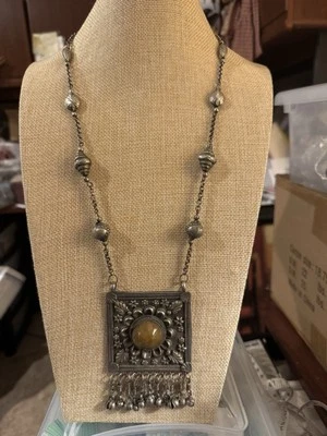 COLLAR TRIBU NÓMADA BEDUINA VINTAGE CON PIEDRA GRUESA  Foto 1 de 4