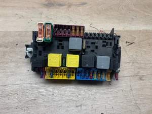 MERCEDES BENZ CLA250 QX30 W117 OEM 14-19 FRONT SAM FUSE BOX RELAY CONTROL MODULE - Picture 1 of 3