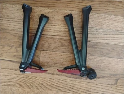 Conjunto de pinos traseiros 11-24 2011 2024 Suzuki Gsxr 600 750 passageiro par fabricante de equipamento original D41 - Imagem 1 de 2