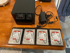 16TB Synology DS416play + 4 x 4TB WD Red NAS Drives - Perfect Condition - Afbeelding 1 van 13