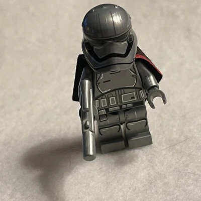 LEGO Star Wars Capitana Phasma Minifigura 75103 Foto 1 de 4