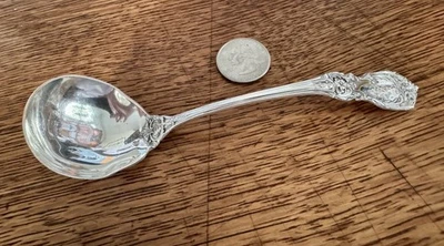 Cucharón para servir salsa pequeña 5,5" REED BARTON BORGOÑA PLATA ESTERLINA 34 g Foto 1 de 4