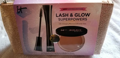 IT COSMETICS Lash & Glow! Mascara + Bronzer Superpowers Set W/BAG $66 VALUE - Image 1 of 2