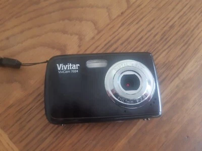 Vivitar Digital Camera Vivicam 7024 7.1MP Black Tested with case - Image 1 of 4