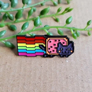Nyan Cat Enamel Pin Badge - Funny Retro Cat Metal Enamel Pin - Foto 1 di 1