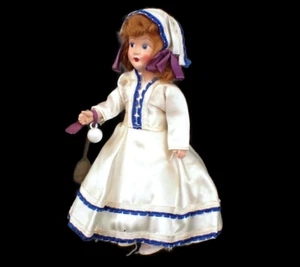 Muñeca deportiva de plástico duro Dress Me de la década de 1940 recuerdo tipo turista - Imagen 1 de 8