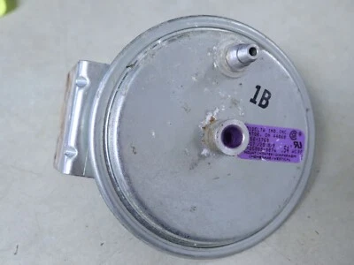 TRIDELTA FS6756-1760 Air Pressure Switch 024-25808-007A - Image 1 of 3