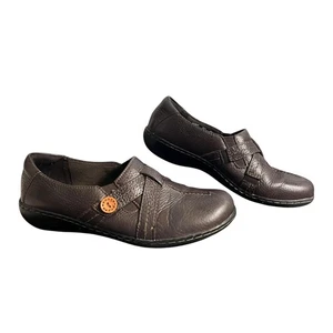 Clarks Shoes Womens Size 8.5 Brown Leather Comfort Casual Slip On Flats 26104777 - Picture 1 of 11