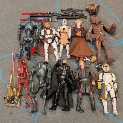Lote de bonecos de ação Star Wars Battle Droid Anakin Legacy Chewbacca Obi Wan Trooper - Imagem 1 de 4