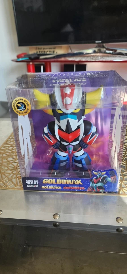GOLDORAK Goldrake, GRENDIZER Plastoy Tirelire Goldorak debout - Standing Bank - Photo 1/1