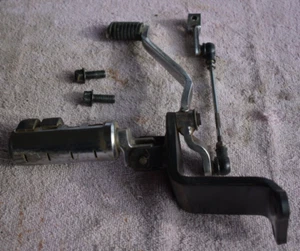 2001 YAMAHA XVS1100 XVS 1100 A V Star Classic Shifter Foot Pedal Lever & Bracket - Picture 1 of 6
