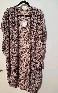 Nuevo con etiquetas Top estilo kimono Umgee pequeño/mediano estampado animal fluido multicolor - Imagen 1 de 12