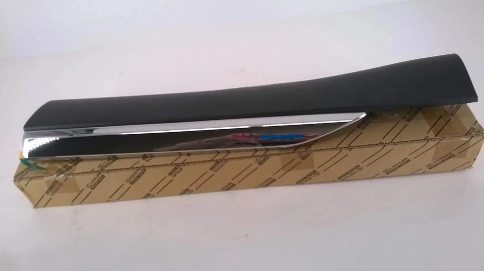 Lexus 75075-48050 subconjunto de molduras, puerta trasera, exterior derecho Lexus 2010-2015  Foto 1 de 2