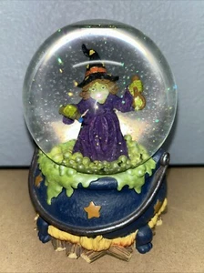 Vintage 2004 Halloween Witch Calderon Waterglobe Snowglobe Bats flying - Picture 1 of 7