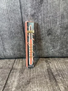 Lápiz delineador de labios Milani Understatement - entrada desnuda altamente pigmentada  - Imagen 1 de 2