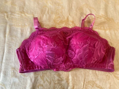 AMOUREUSE 性感热粉色蕾丝全塑像文胸 40B 码 — 第 1/4 张图片