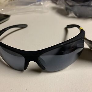 Foster Grant MaxBlock Slam Dunk Polarized Sunglasses NEW Black