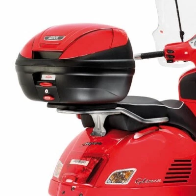SR131 ATTACCO POSTERIORE SCOOTER PIAGGIO VESPA GTS 2008 BAULETTO GIVI MONOLOCK® - Immagine 1 di 4