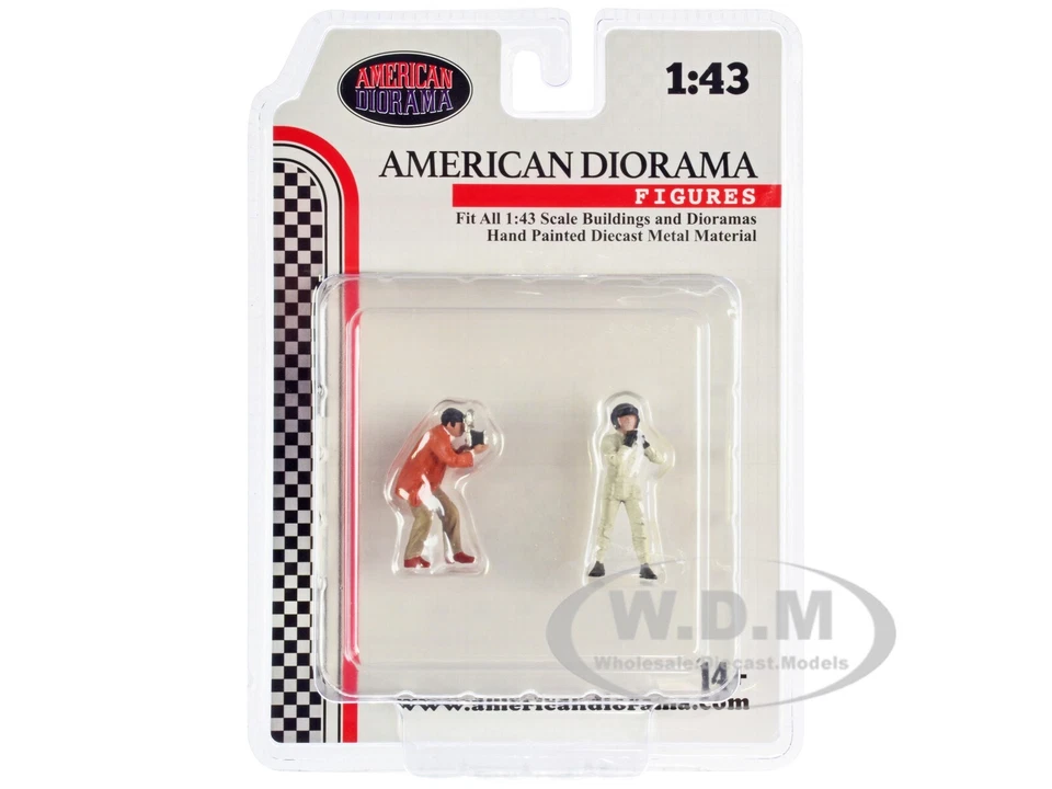 American Diorama 38360 Race Day Two Diecast Figures Set 2 for 1/43 Scale Models