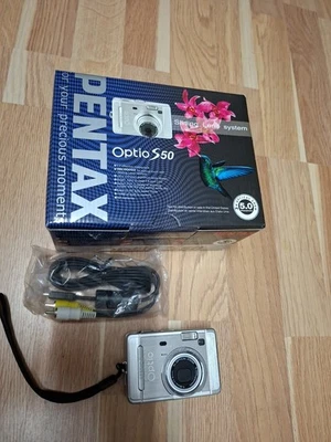 Pentax Optio S50 Digitalkompaktkamera mit Pentax Objektiv - Bild 1 von 4
